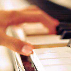 把胡秀英日出水了
